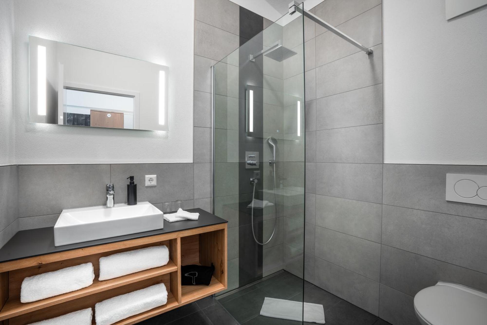 Landhotel Gruener Wald Neuhausen  Экстерьер фото